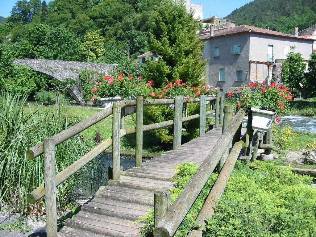 Aux Quatre Saisons Axat住宿加早餐旅馆 外观 照片